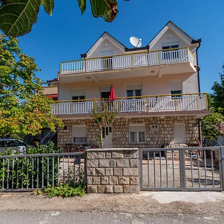 Kesten Apartament Janjina